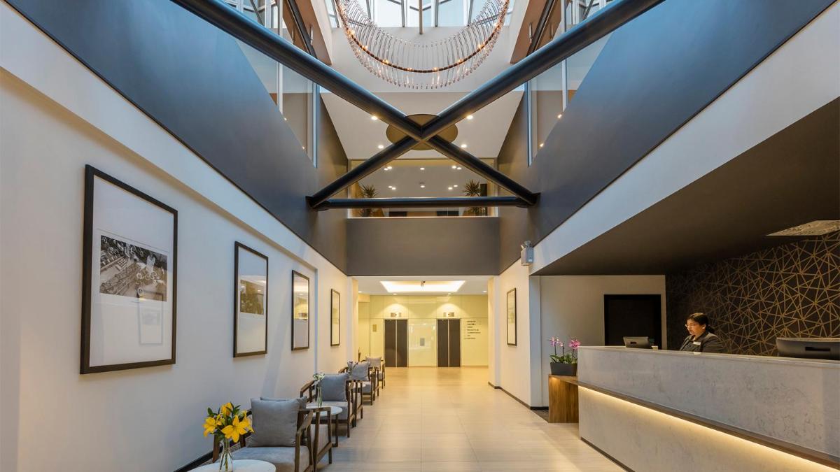 Oaks Wellington Hotel - Housity