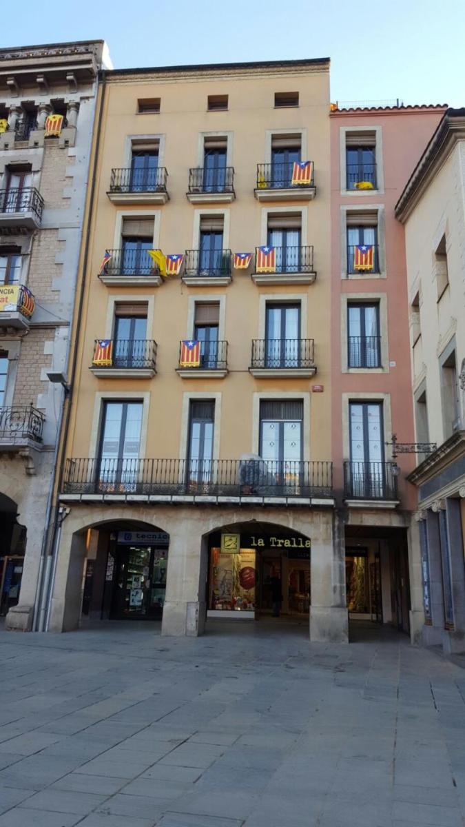 Apartaments Vicus 2 con vistas a la Plaza Mayor de Vic - Housity