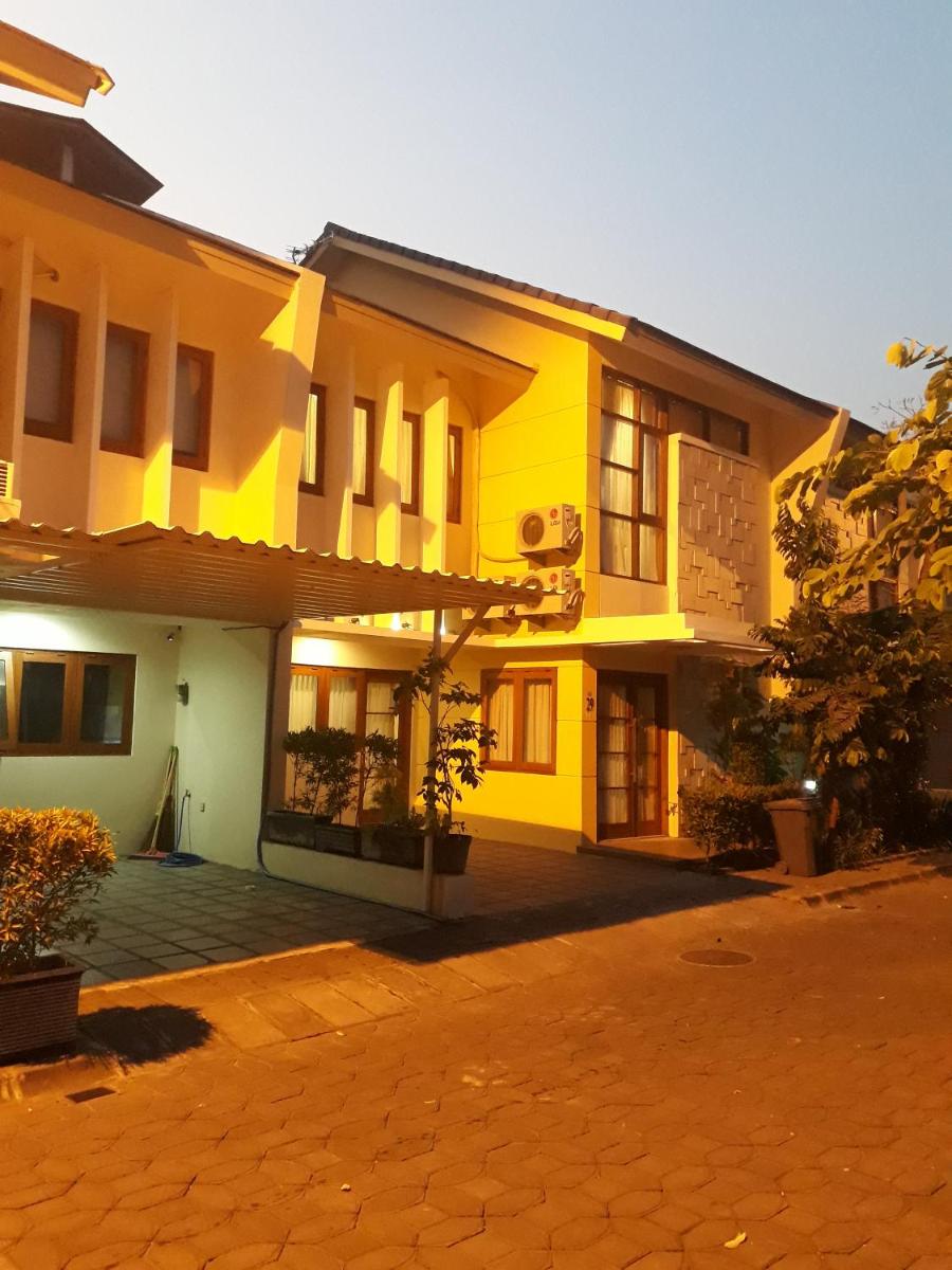 Kirana Guest House - Housity