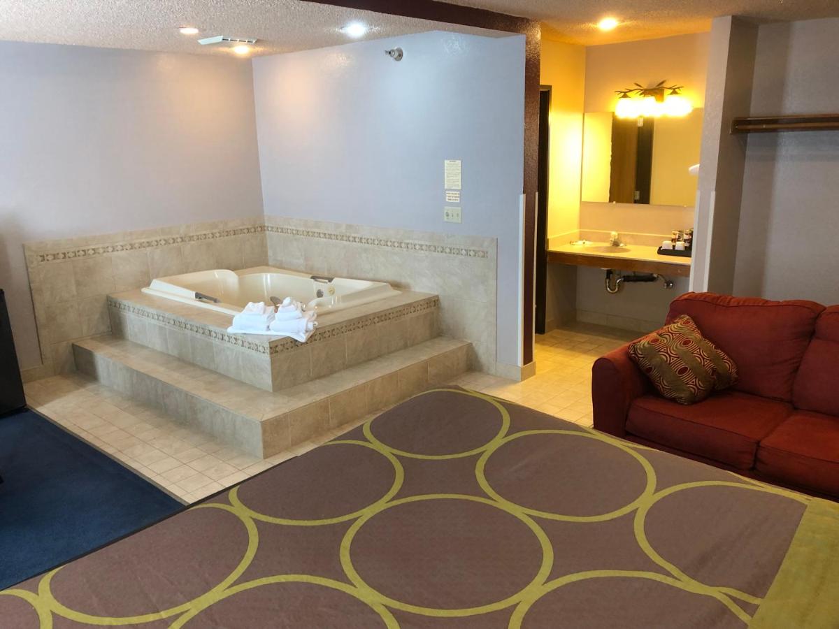 Super 8 by Wyndham Winnemucca NV - Housity