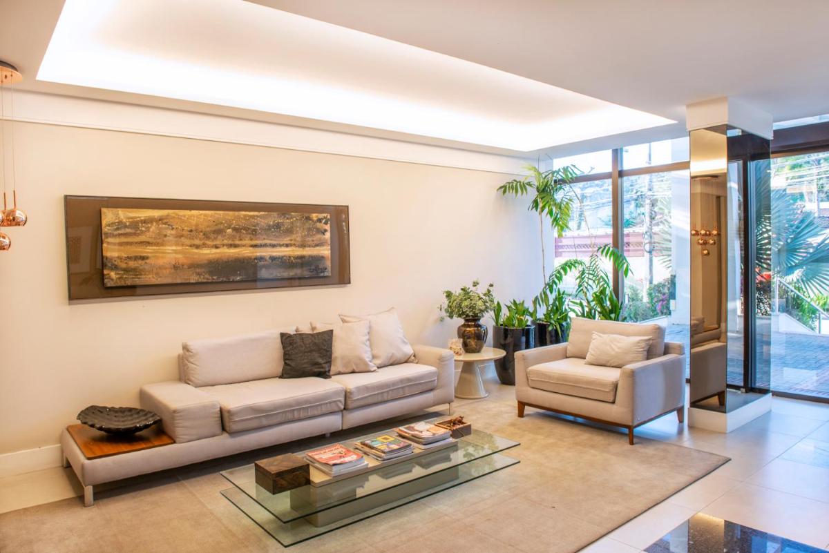 FLAT SAINT TROPEZ - Housity