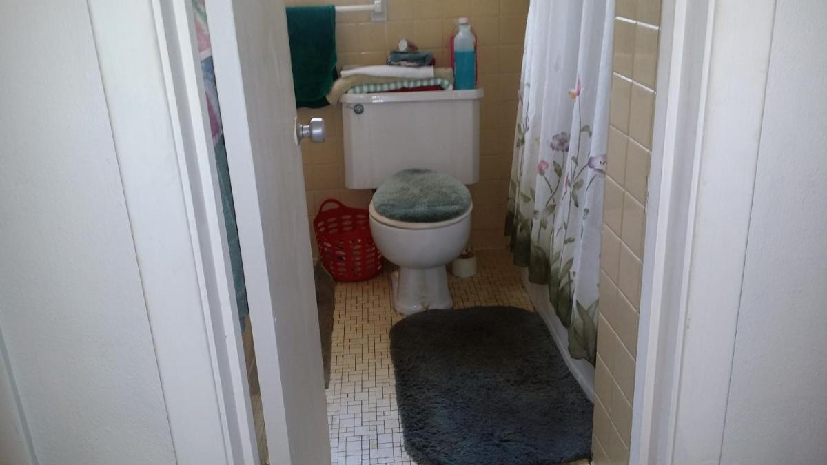 Vacation HomeStay Rental Rooms - Housity