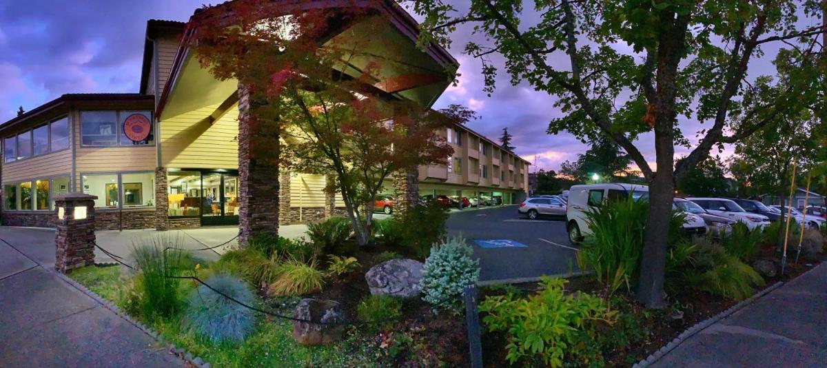 Stratford Inn - Housity