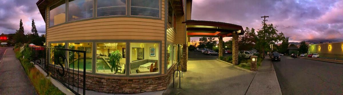 Stratford Inn - Housity
