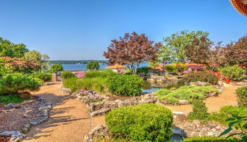 Lodge of Four Seasons Golf Resort, Marina & Spa - Housity