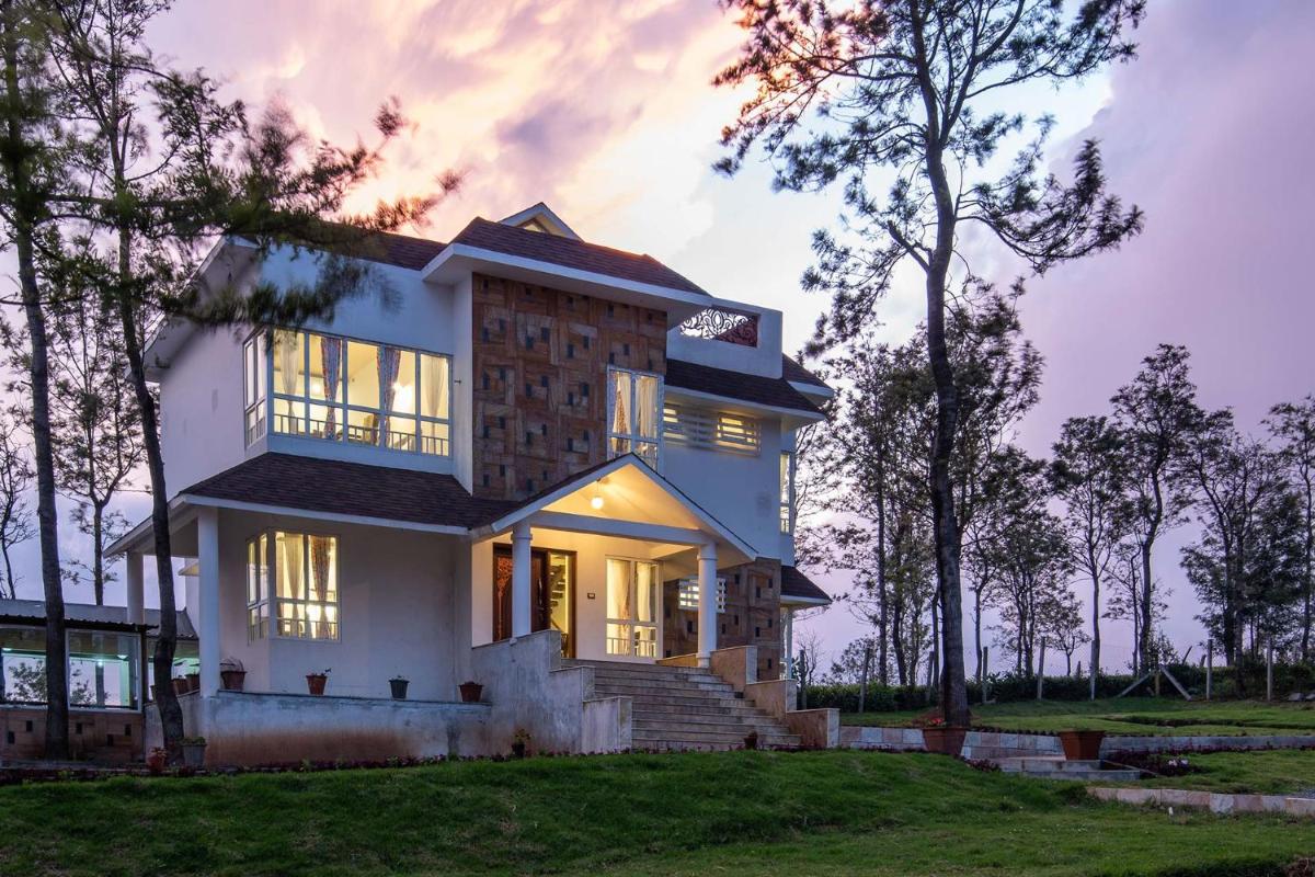 StayVista at Villa Hugel with Lawn & Badminton - Housity