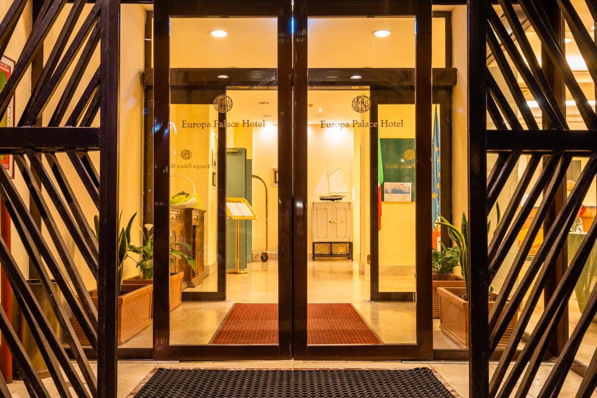 Europa Palace Hotel - Housity