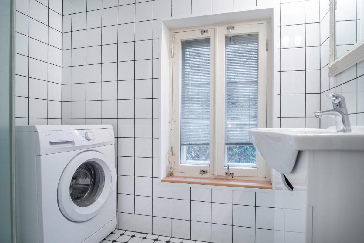 Suitetrails - Dream Stay - Bright 2-Bedroom 2-Floor Old Town Apartment