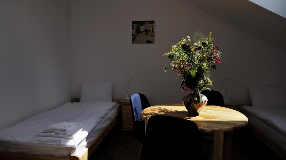 ArtRooms Pokoje Gościnne - Housity