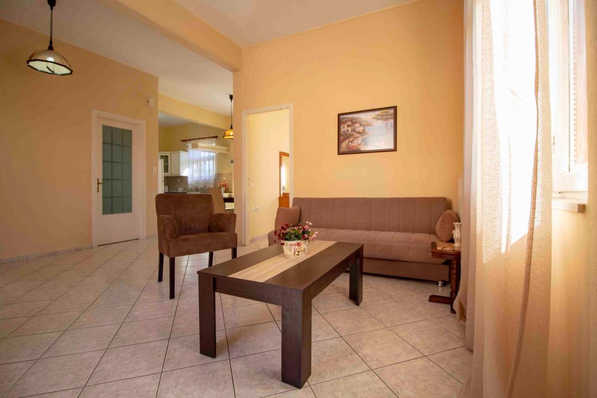 Laconian Collection # Afrodites House # - Housity