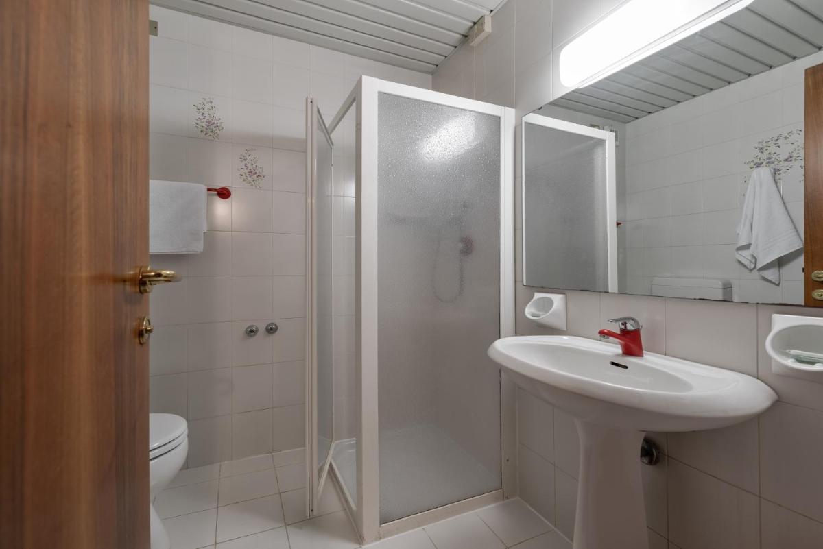 Hotel Royal - Housity