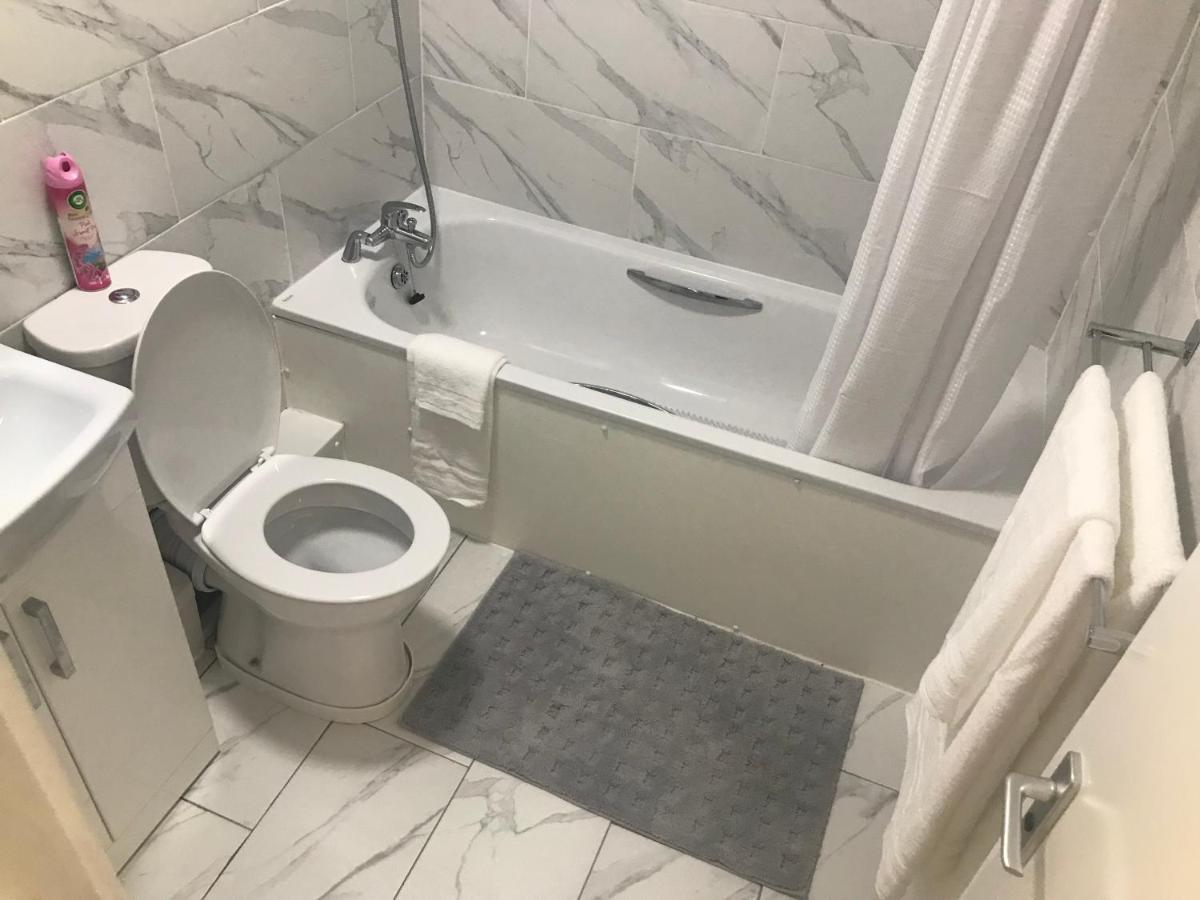Luxury 2 Bedroom Flat in Abbey Wood, London - Housity