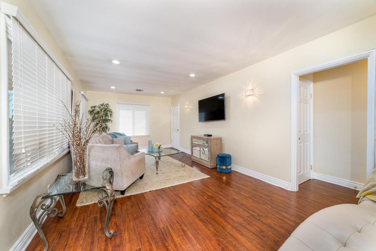 Your Home in LA - Housity