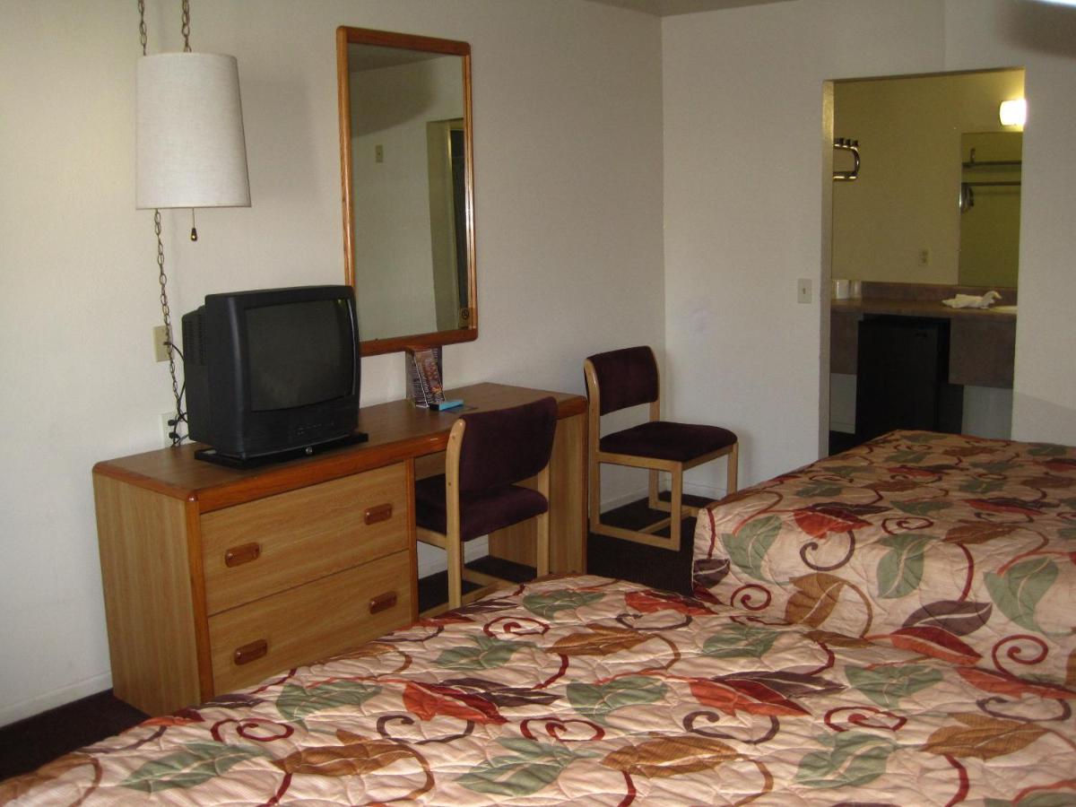EZ 8 Motel Old Town - Housity