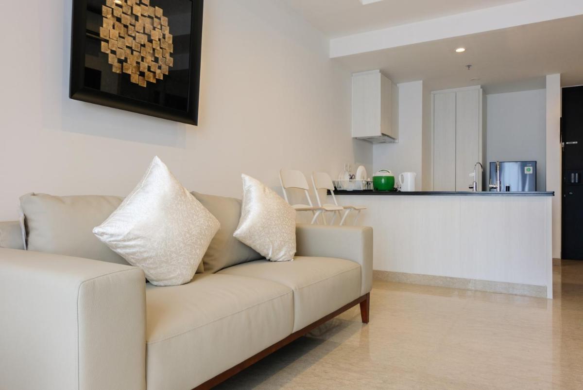 Elegant Best View 1BR Branz BSD City Apartment By Travelio - Housity