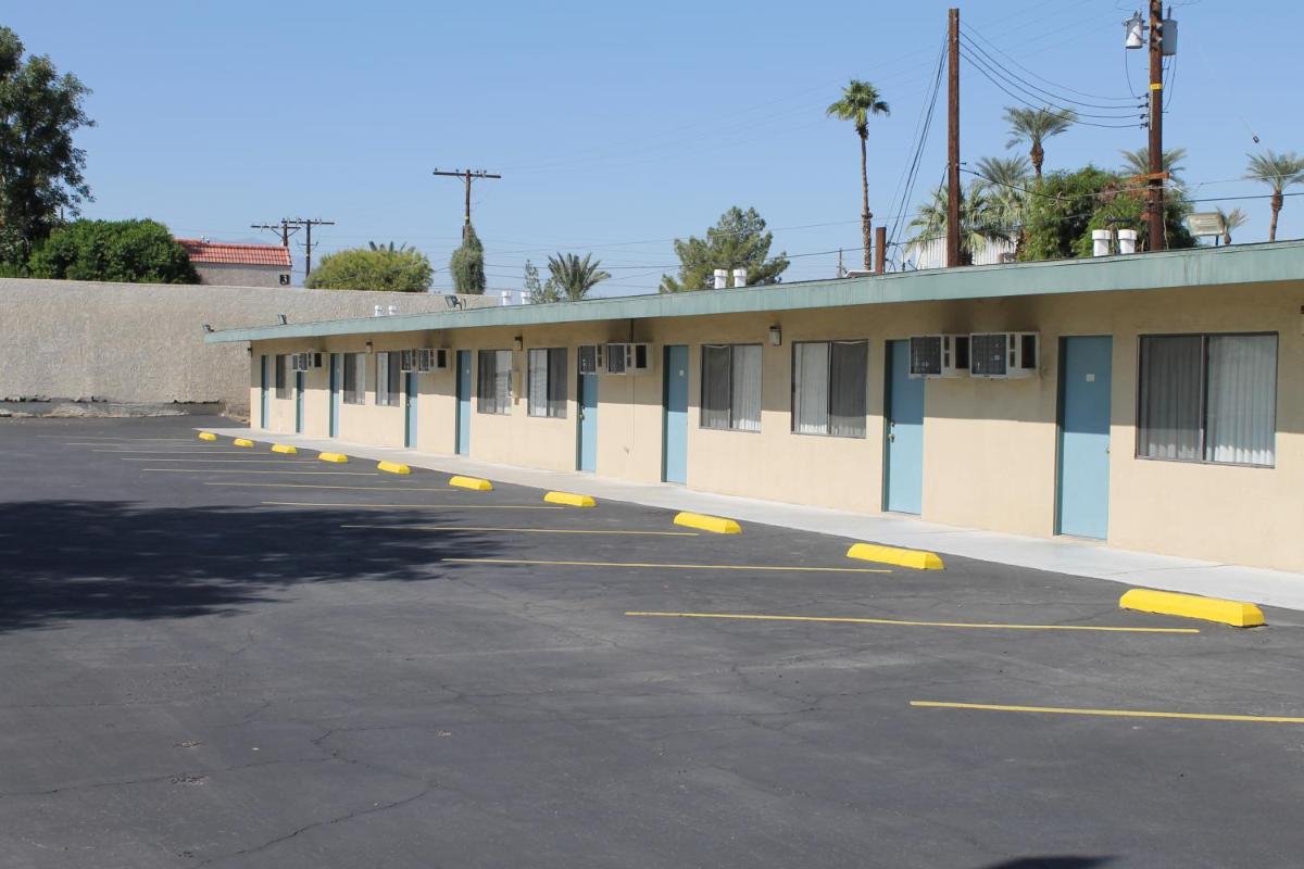 Indio Holiday Motel - Housity