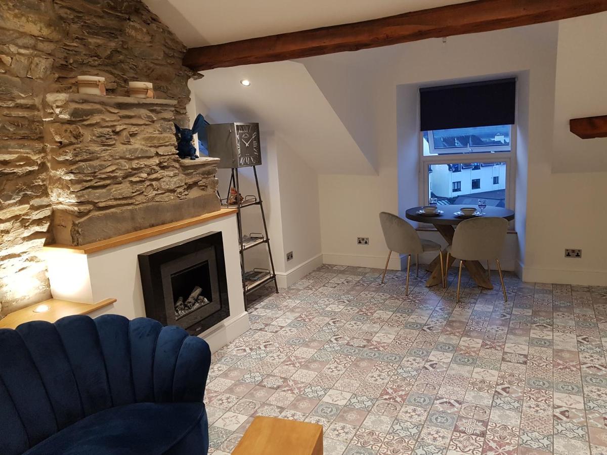 Bowness On Windermere, Stunning Apartment For 2 With Lake View - Housity