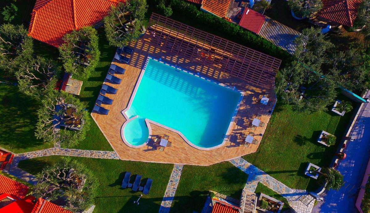 Sunday Resort - Housity