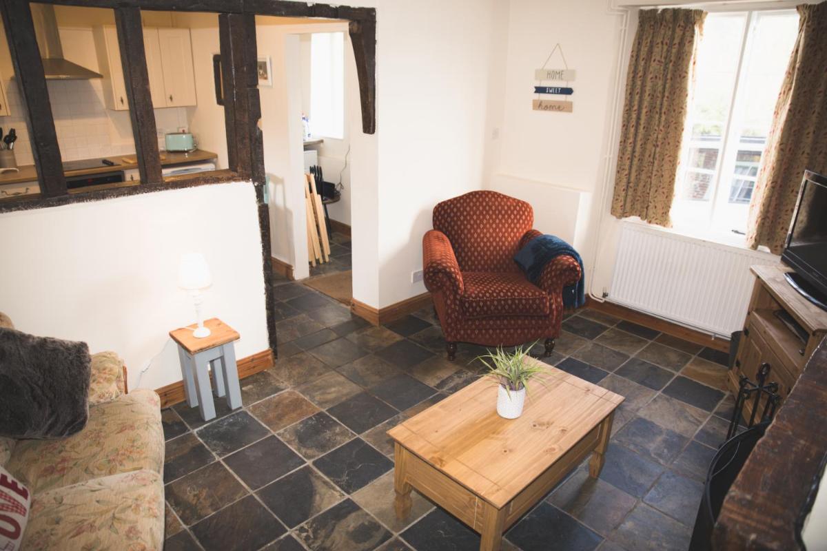 Cobbold Row Cottage, Stunning, Fully Equipped Property In Suffolk - Housity