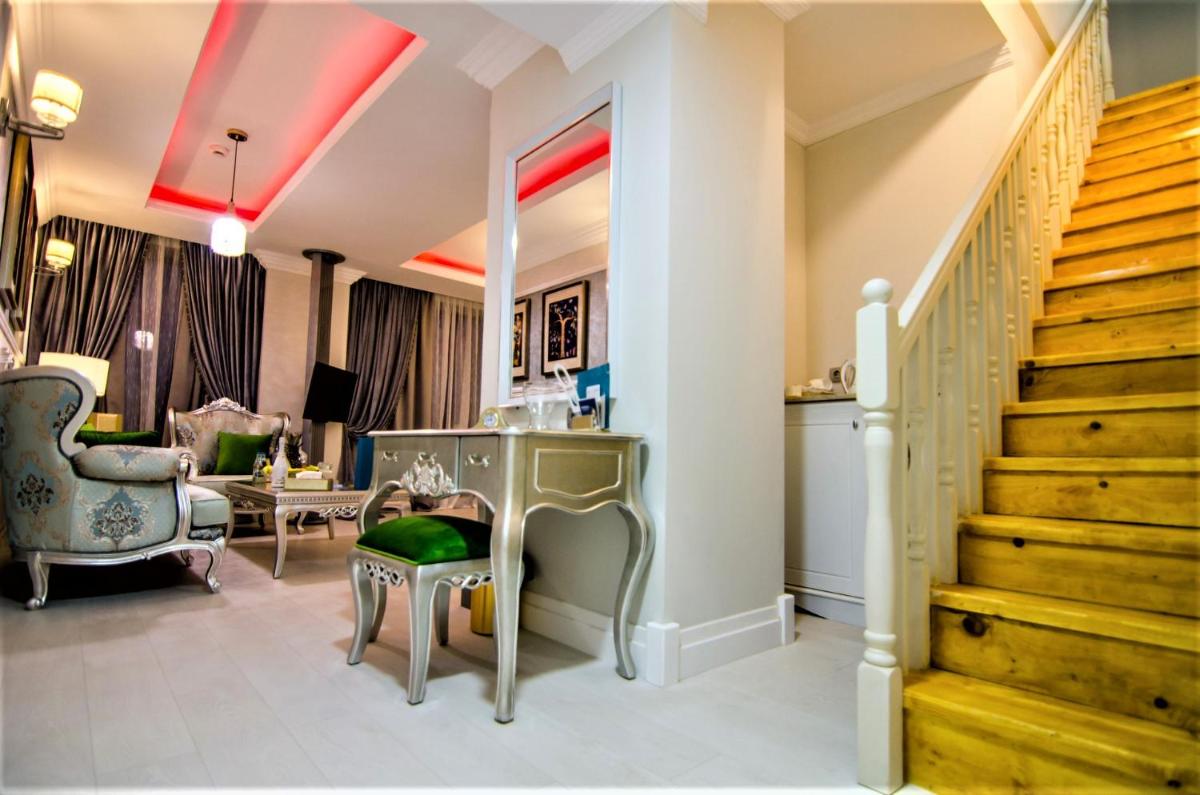 Phoenicia Royal Hotel - Housity