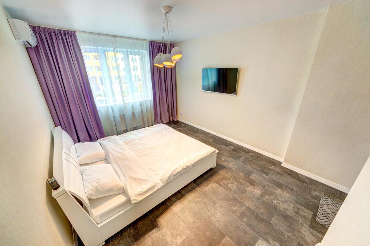 Apartment Voskresenska 18 , Парковые Озера - Housity