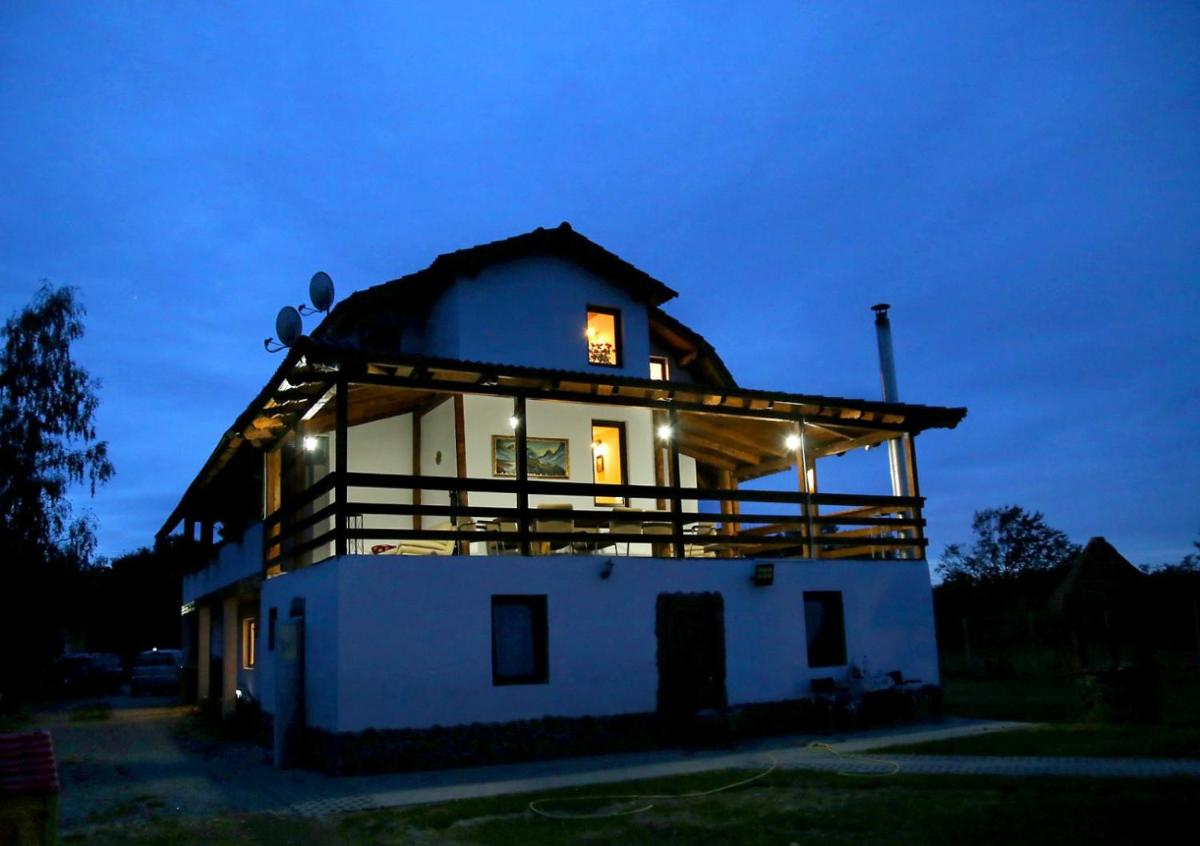 Vila Tadi - Housity