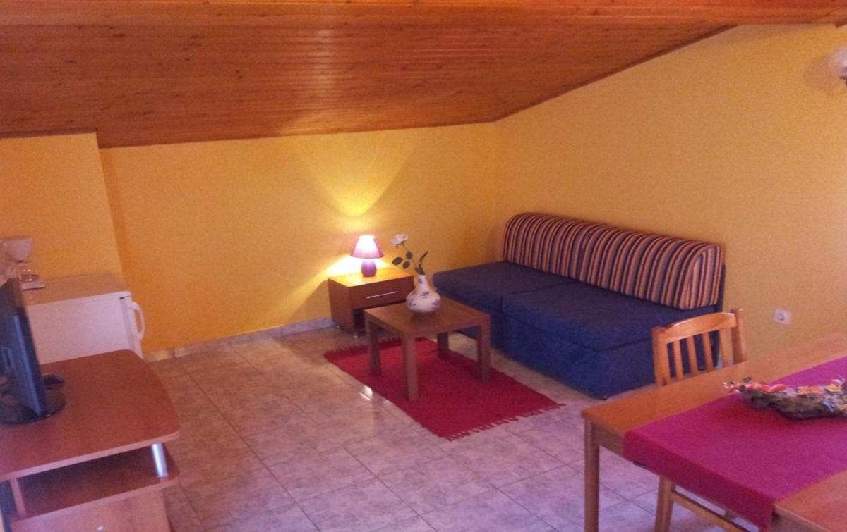 Apartments Anthony - 50m from the beach & parking - Housity
