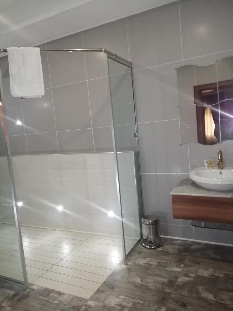 Brentford Apartments - Housity