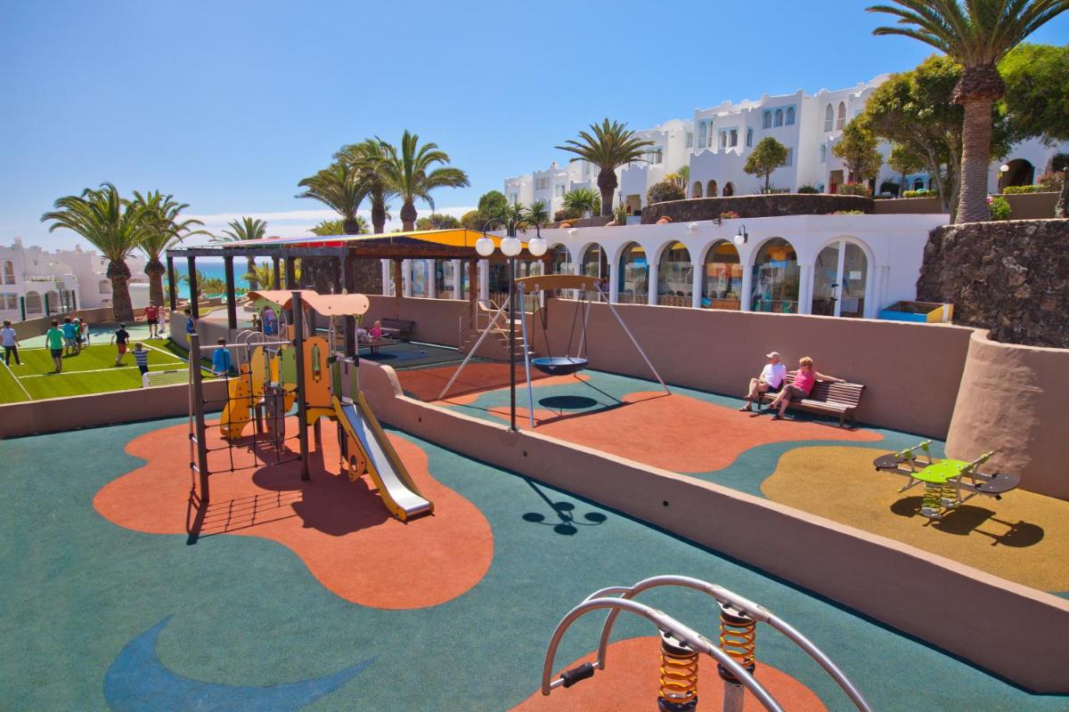 Zona de juegos infantil en Sotavento Beach Club