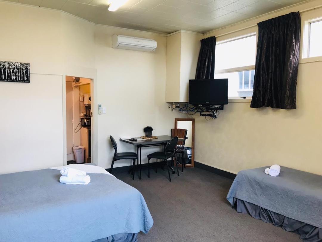 Otautau Hotel - Housity