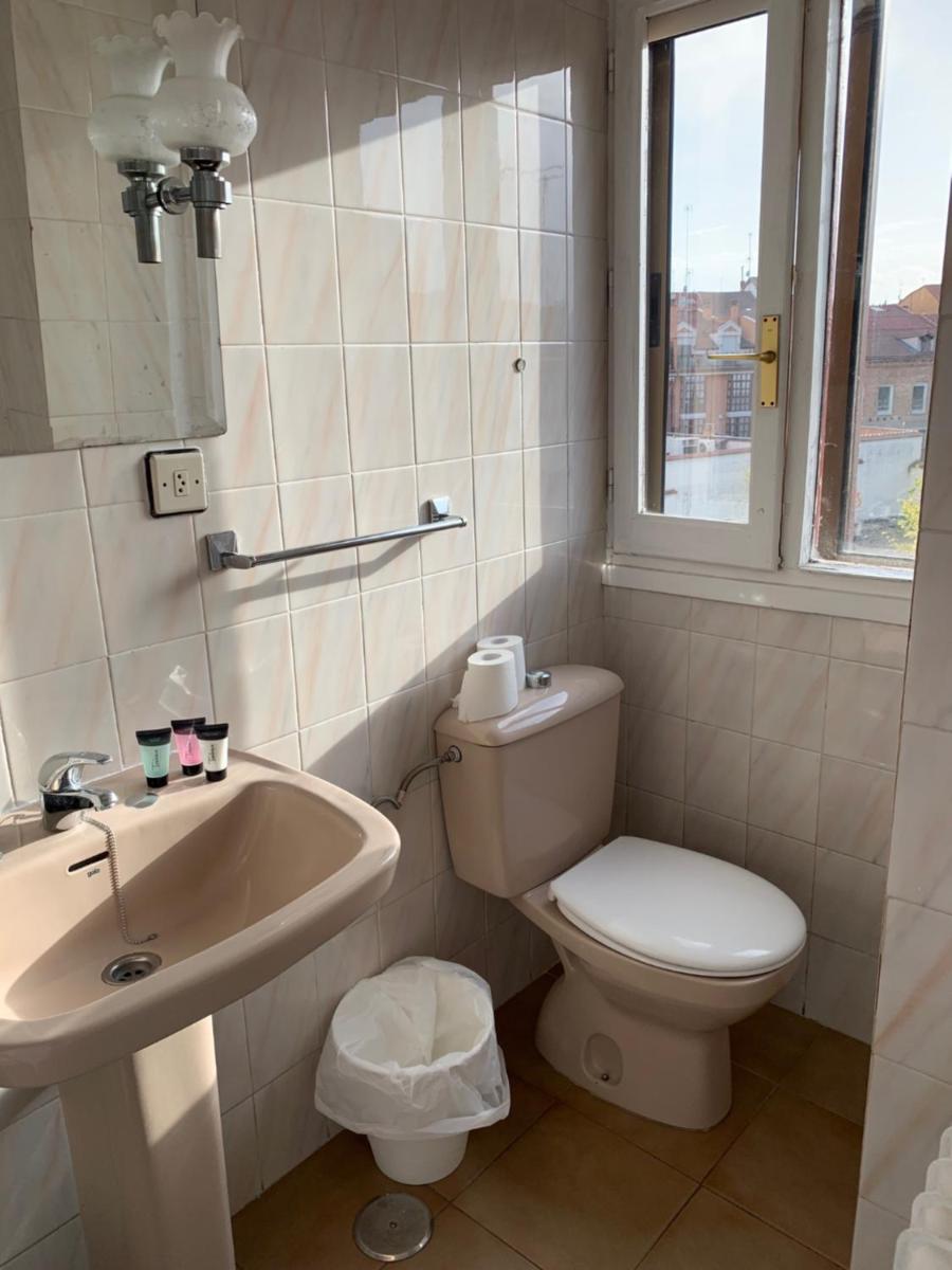 Hotel y Restaurante Puerta de Aranda - Housity