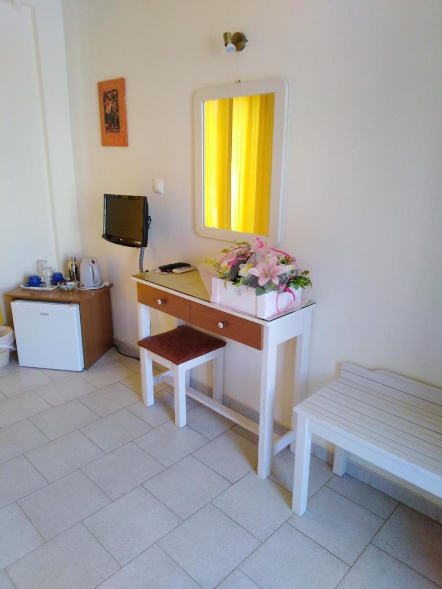Antigoni - Housity