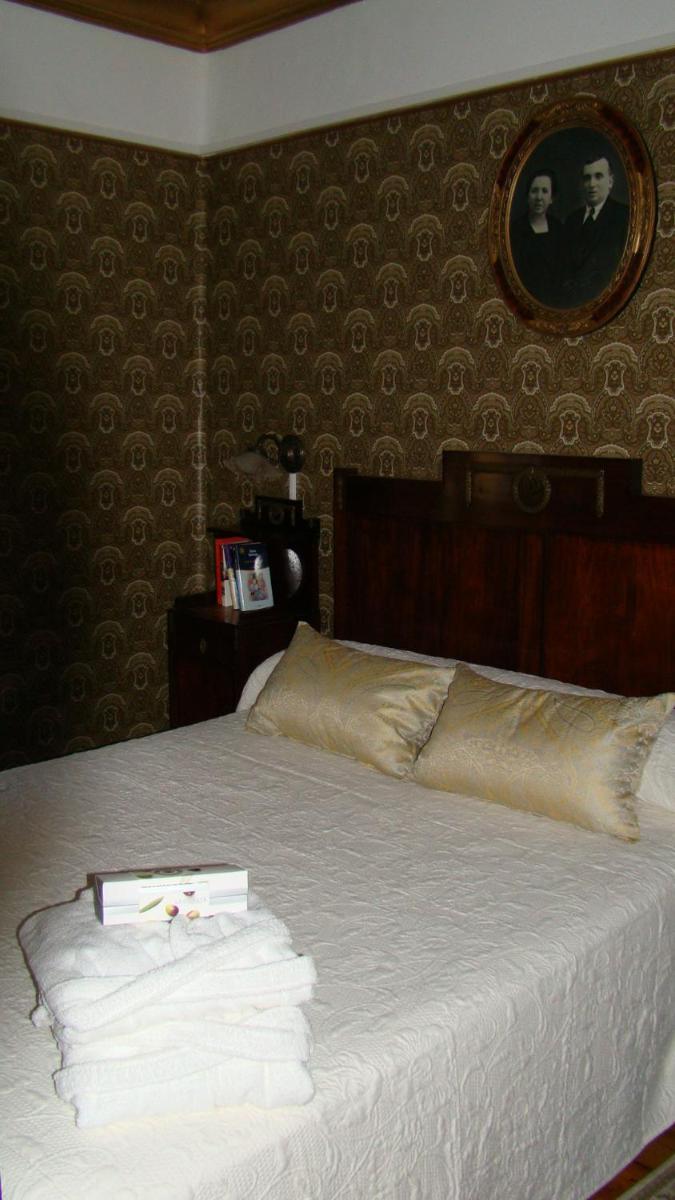 CASA RURAL PIEDRAHÍTA ( ART DÉCO ) - Housity