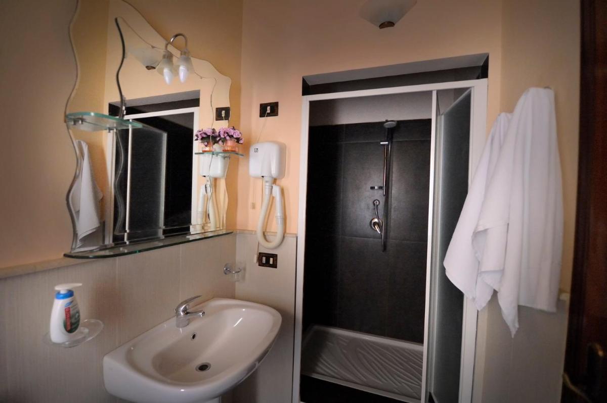 Hotel Piccolo - Housity