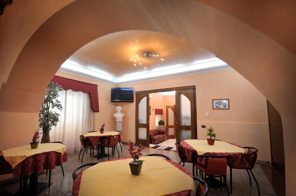 Hotel Piccolo - Housity