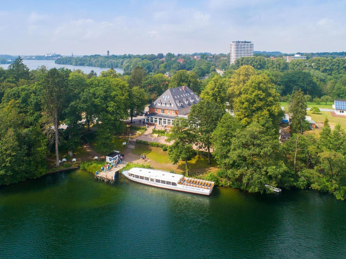 Lake House Plön - Hizvo