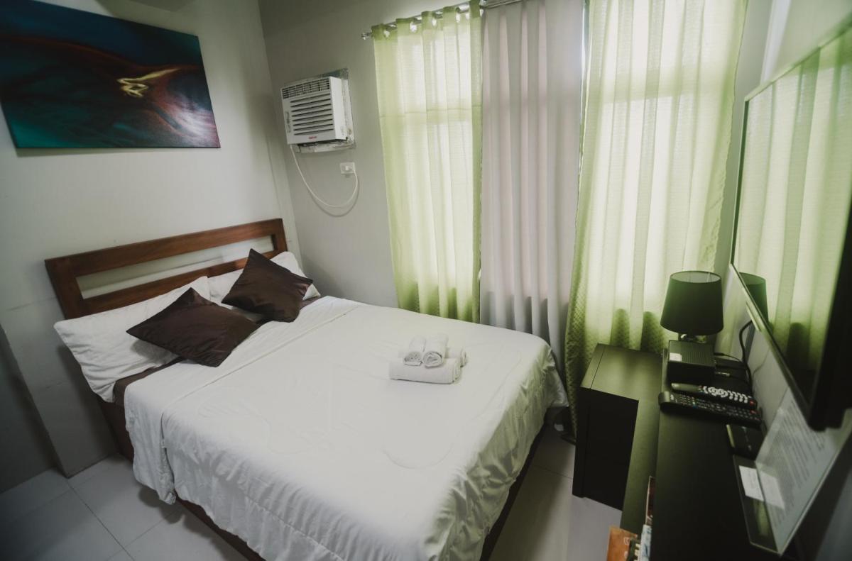 Yong's Place at Vista Residences Taft - Hizvo