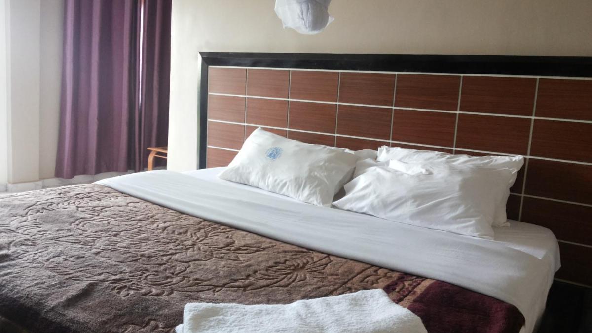 Pauline Hotel Lira - Housity