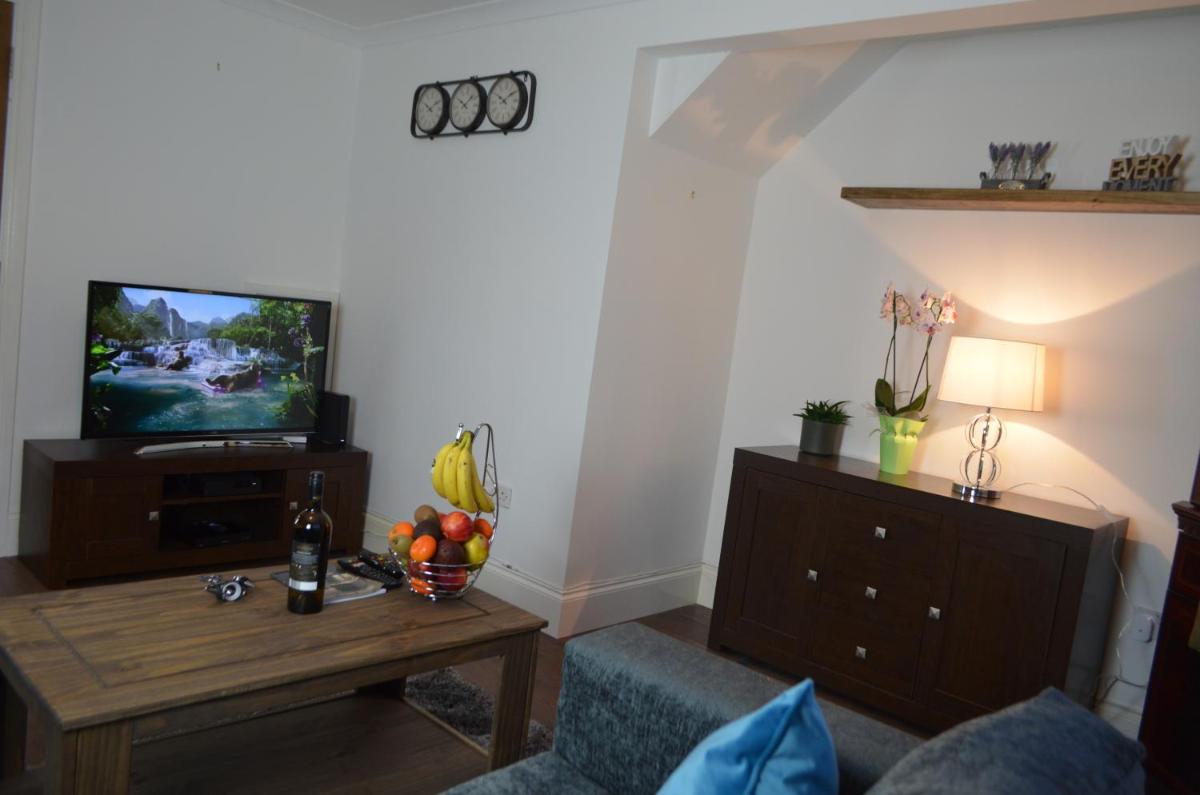 Mundy House - Housity