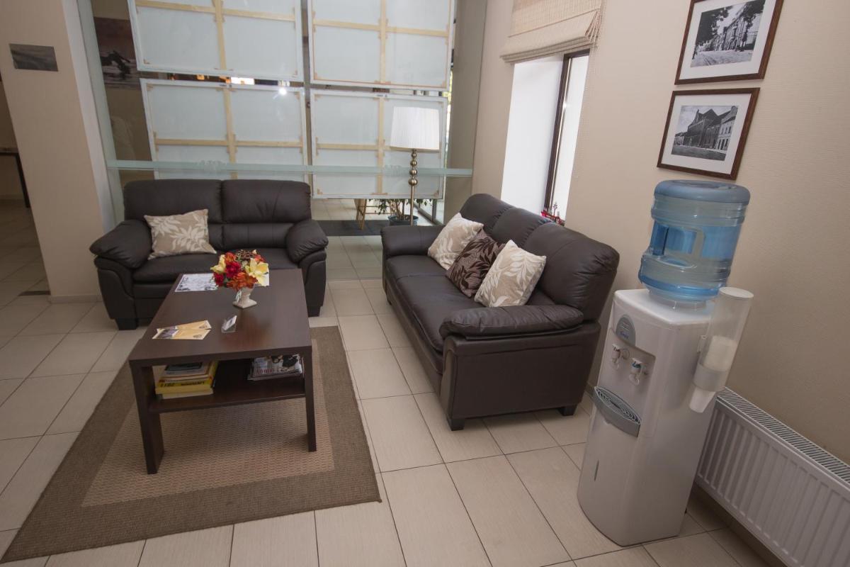 Deims Hotel - Housity