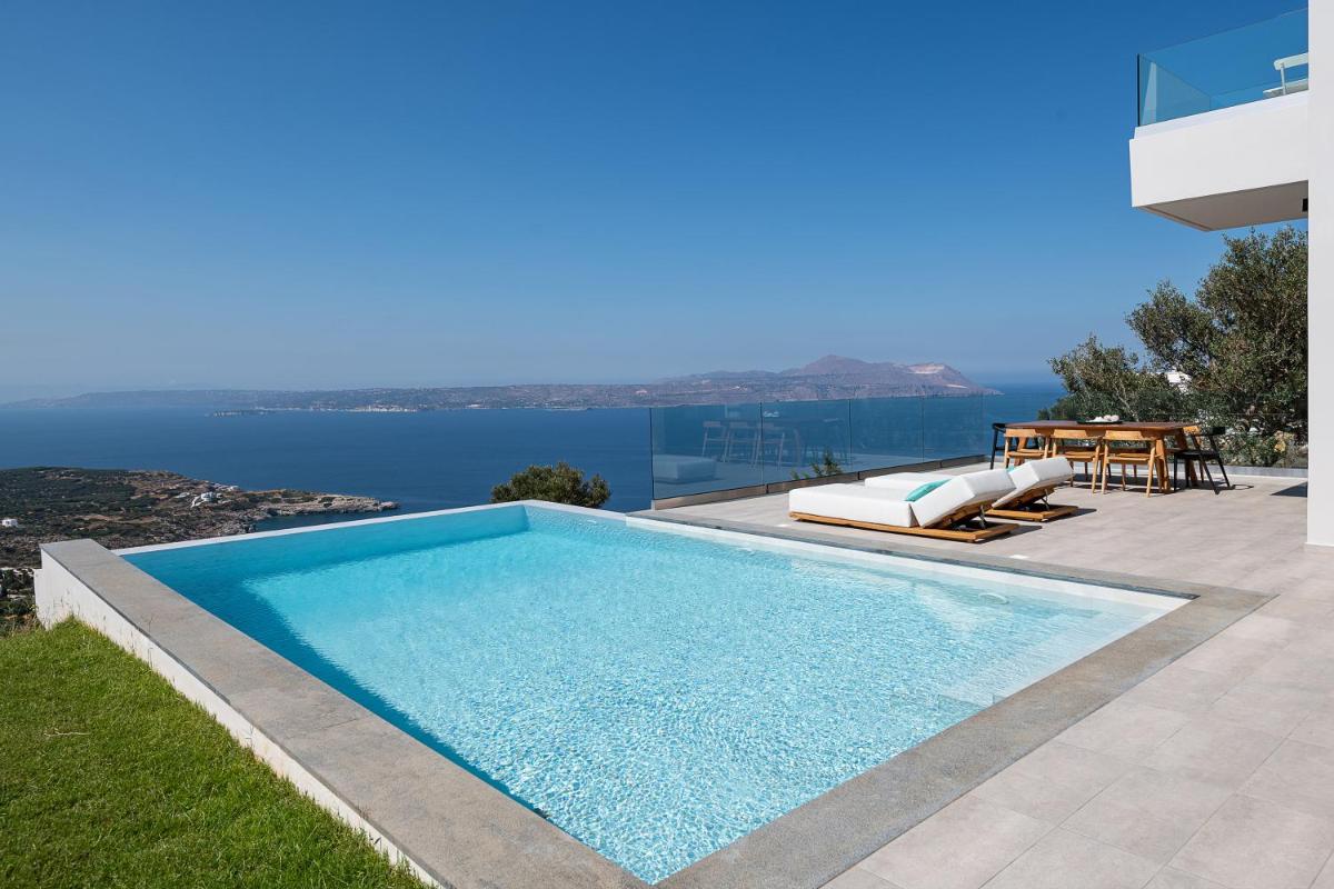 PhantΩm Villas Villa Hero - Housity