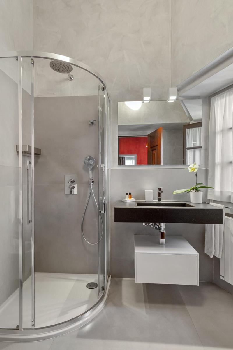 Hotel Pironi - Housity