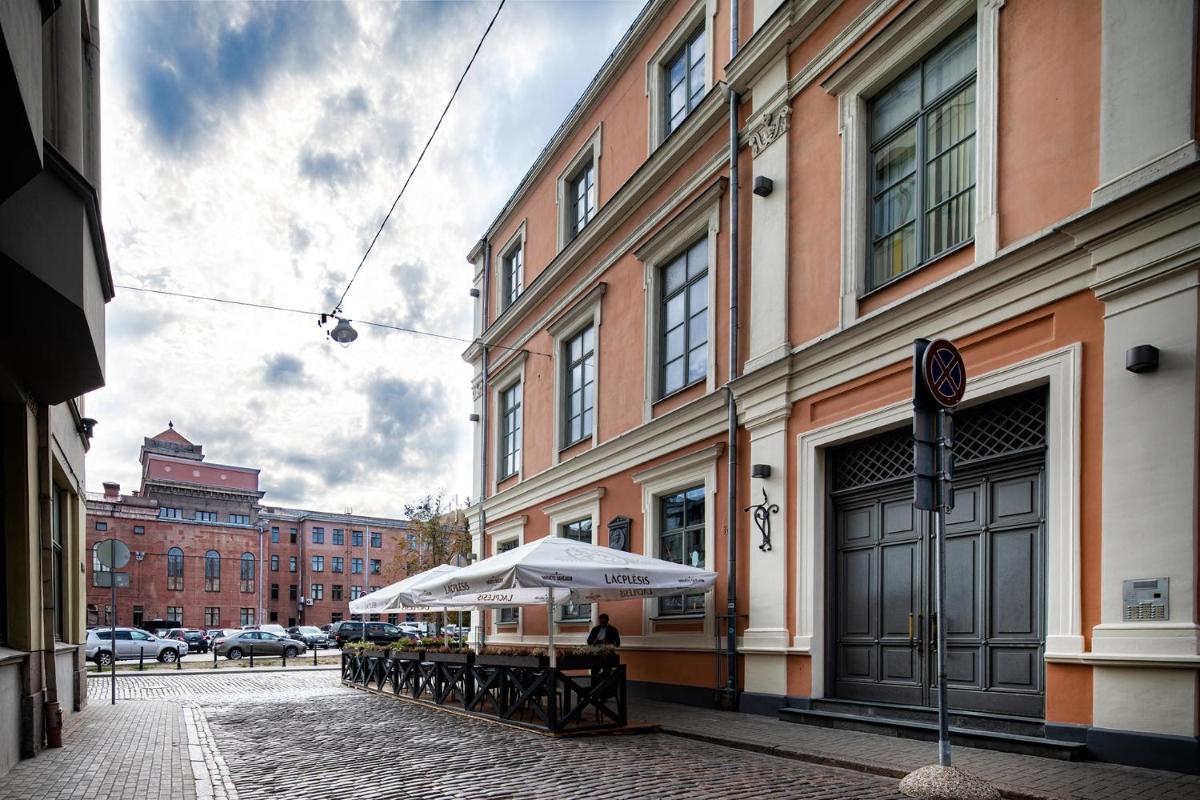Old Riga Two floor Palasta Loft Apartment with river view - Housity