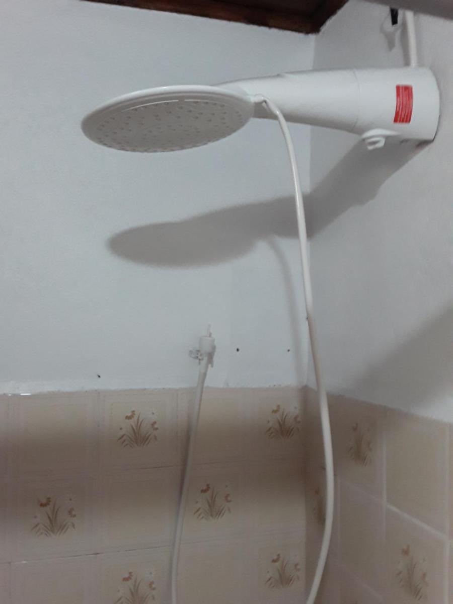 Suíte bem localizada. - Housity
