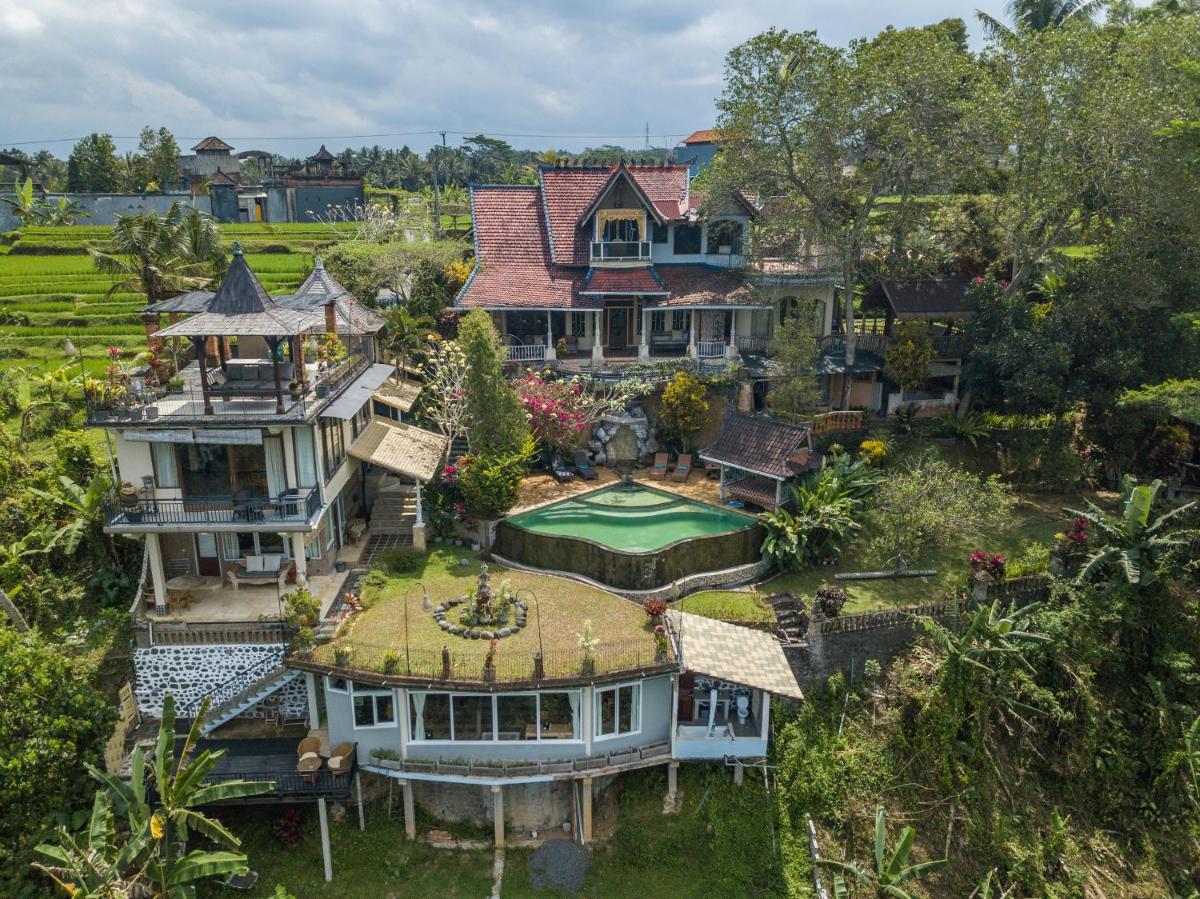 Tirta Asri Ubud Villa - Housity