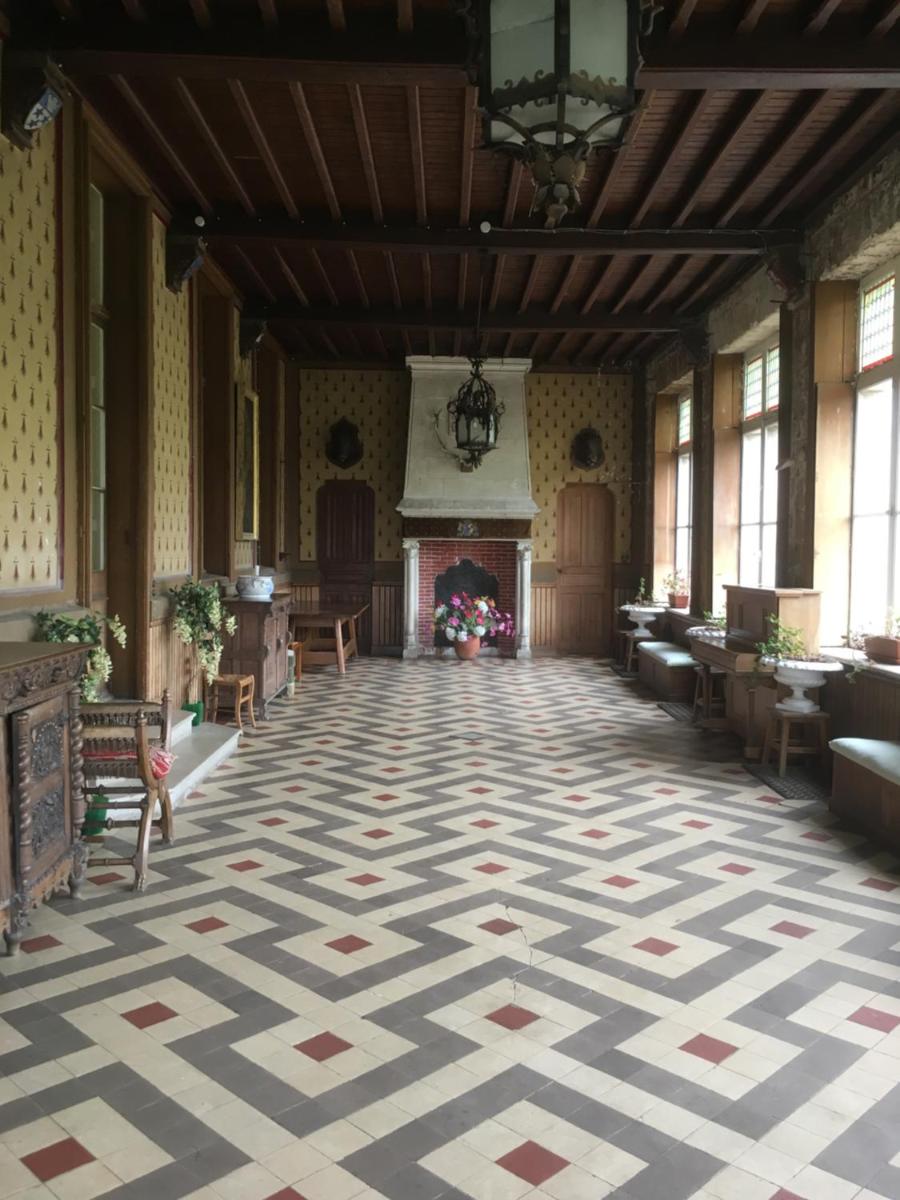 Château de Villers-Châtel - Housity