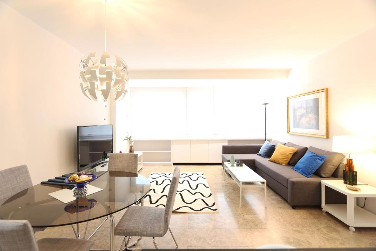 Urbantec Realty - Plaza de Colón - Housity