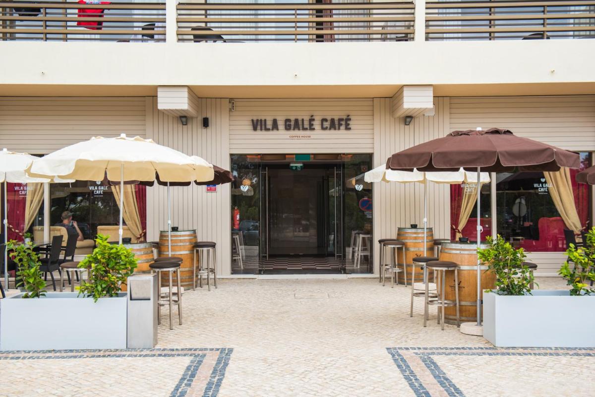 Um restaurante ou outro lugar para comer em Vila Gale Ampalius