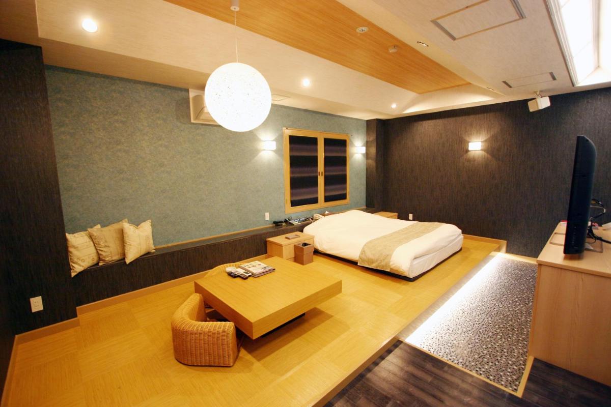 Lex Suwa (Adult Only) - Housity