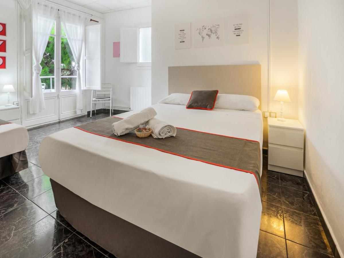 Hostal El Patio De La Luna - Housity